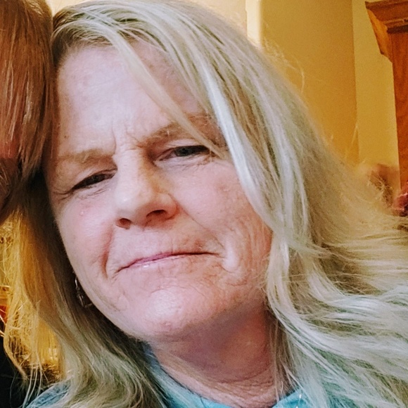 Meet your Posher, Kay - Picture 1 of 1